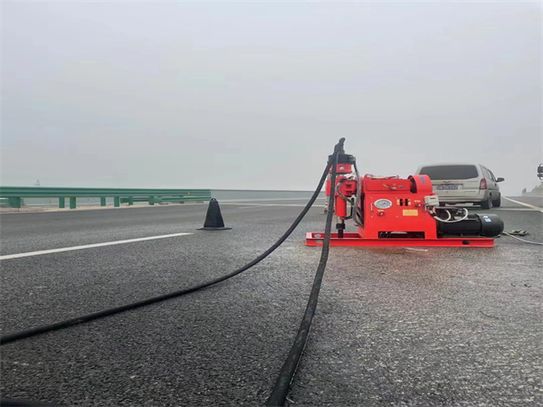 西区街道马路路基路面开裂下沉注浆加固灌浆